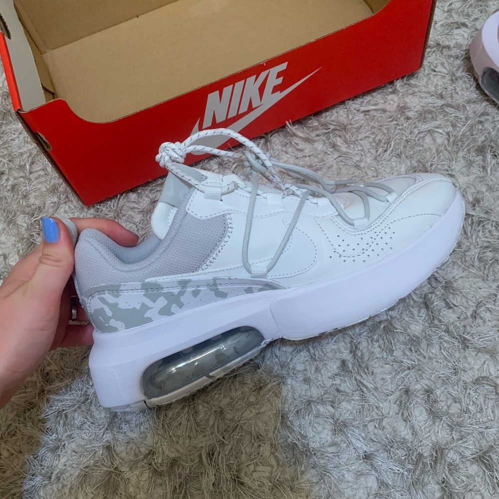 Brand New Nike Air Max Viva size 9